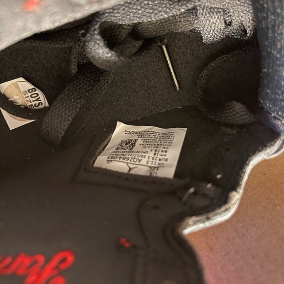 Air Jordan 1 Retro “Patent” - Picture 3 of 6